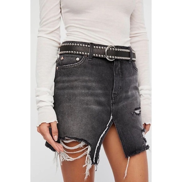 Free People We The Free Black Relaxed & Destroyed Denim Mini Skirt NWT Size 28 - Picture 1 of 10